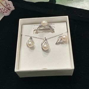 Elegant Silver Cultured Pearl Jewelry Set